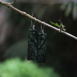 Pounamu Taonga: Pounamu - Roimata Earrings - (Large)