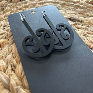 Nichola Earrings - Mangopare / Black