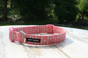 Pink with pale grey pattern detail hippy-hound