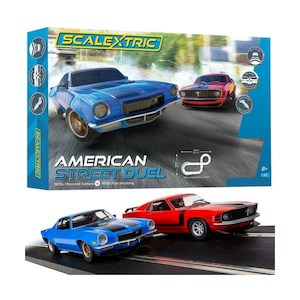 Hobby equipment and supply: Scalextric C1429 Set: American Street Duel - Camaro v. Mustang