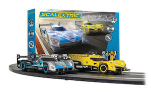 Hobby equipment and supply: Scalextric C1412 Set: Ginetta Racers