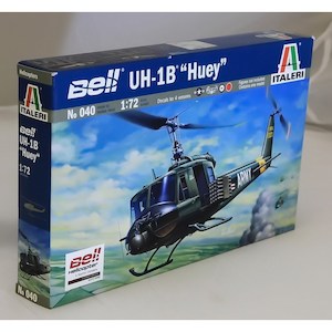 Hobby equipment and supply: Italeri 1/72 040 Uh-1B Huey