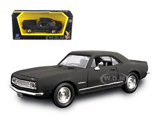 Hobby equipment and supply: Road Signature RS-94216 1/43 1967 Chevrolet Camaro Z-28