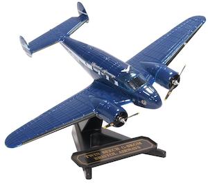 Hobby equipment and supply: Oxford OX-72BE001 1/72 Twin Beech G-BKGM