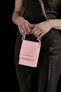 Womenswear: SGC On Tour Bag Bubblegum