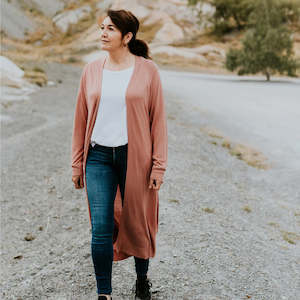 Womenswear: MOKE Duster Cardy Rose