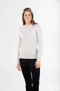 B&L Pullover CNeck Ess Cloud