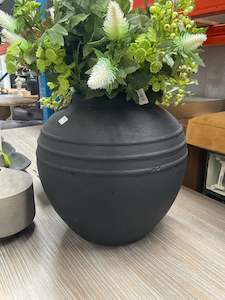 Urn Black Large