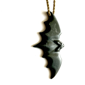 Pekapeka Necklace, Guardian of the Night II