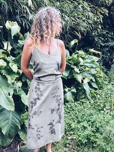 Clothing: Knotweed Khaki dress ~ Linen ~ S/M