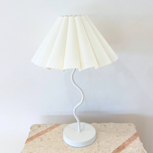 Harper Wavy Lamp- White