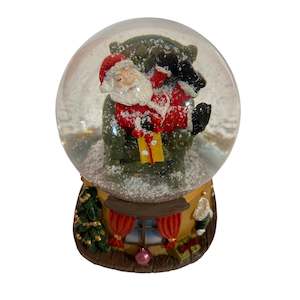 Santa in Easy Chair – Mini Snow Globe