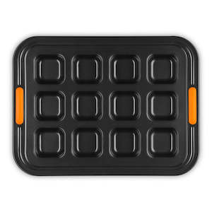 Le Creuset: 12 Cup Brownie Tray