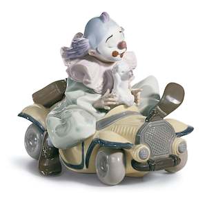 Lladro: Clown Travels