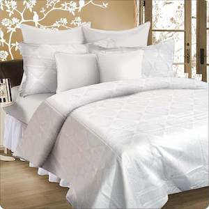 Quilt Cover Set - White Queen (375TC)