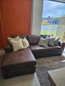 Forme 2.5 Seater + 3.5 seater with Footbox Eastwood Bison