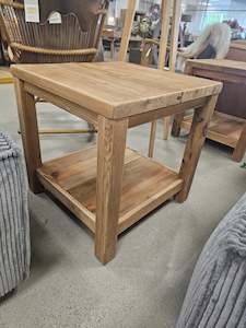 Dandou Side Table With Shelf Pine