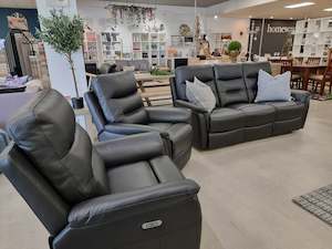 Newman Lounge Suite Black Electric