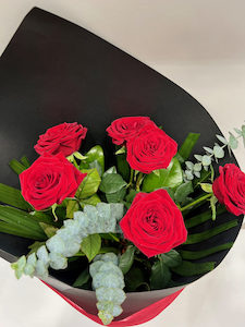 Bouquet of 6 Red Roses