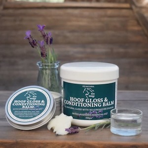 Sporting equipment: Eco Horse Hoof Gloss & Conditioning Balm