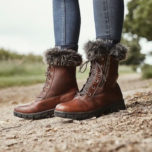 Sporting equipment: Dublin Bourne Boots