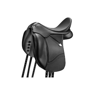 Sporting equipment: Bates Isabell Dressage Saddle with HART