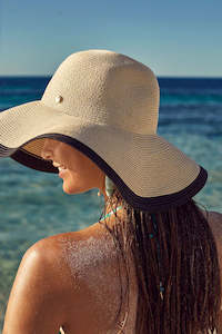 Swimwear: Sunray Beach Hat