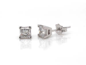 Solitaire Princess-cut Studs TDW 0.80ct