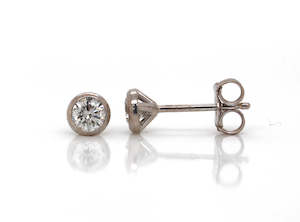 Solitaire Rub-over Studs TDW 0.30ct