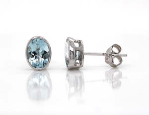 Oval Rubover Stud Earring