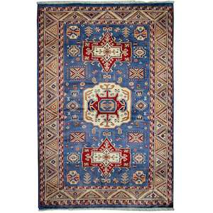 Hand-knotted Small Wool Rug 134cm x 175cm