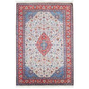 Fine Hand-knotted Wool Persian Rug 210cm x 290cm