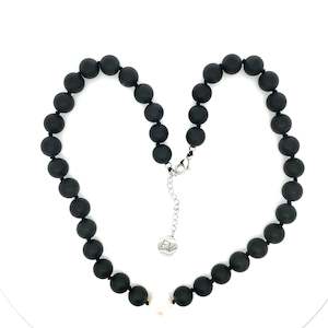 Jewellery: Sterling Silver Black Onyx Fresh Water Pearl Necklace