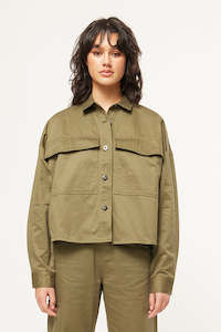 9 TO 5 DRILL CROP JKT OLIVE