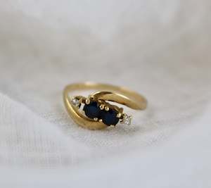 Huhas Marketplace: 9ct Gold Diamond and Sapphire ring