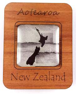 Jewellery: G036 Magnet - NZ Map