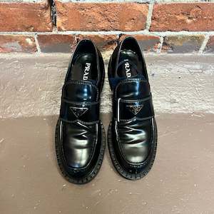 Second hand clothing: PRADA 2023 leather loafers