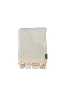 Homewares: Wool Throw - Blanco