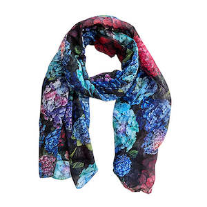 Homewares: Hydrangea Bouquet Scarf