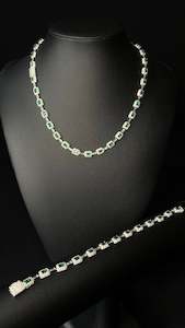 Emerald-Cut Green Gemstone Tennis Necklace – A Luxe Touch of Elegance