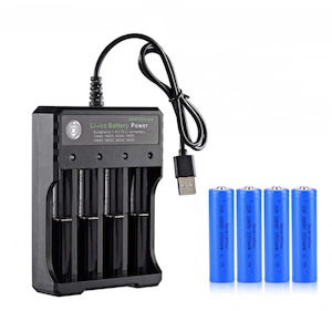 18650 Rechargeable Battery 4PCS with Battery Charger