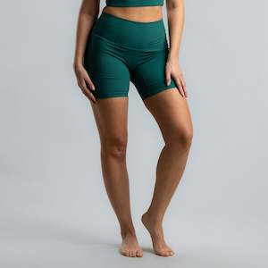 Clothing wholesaling: Agile 6" Mid-Short - Women's RACING GREEN