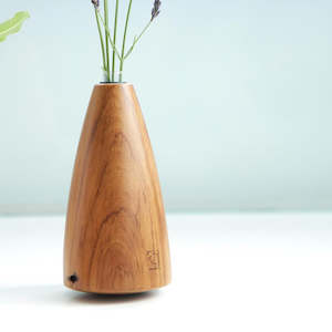 Rimu Classic Vase - Natural