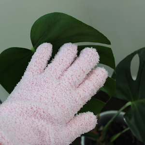 Leaf Cleaning Glove – Pink