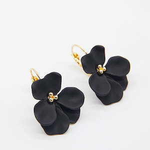 Furniture: Hydrangea Petal Earrings - Black