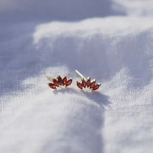 Pohutukawa Gem Studs - Gold