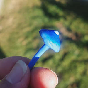 Furniture: Mini Glass Mushrooms (Stakes)