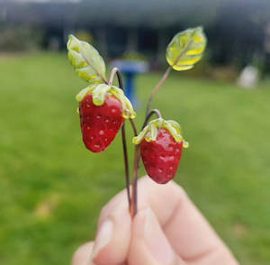 Mini Glass Strawberry Fruit Stems