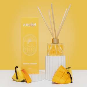 Furniture: Vanilla Sunshine reed Diffuser