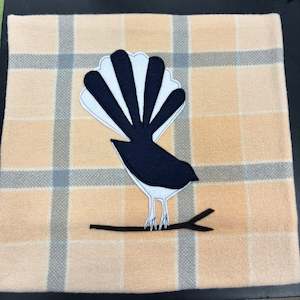 Blanket cushion - Fantail